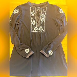 Black Embroidered Women's Top w satin details boho summer business casual cotton